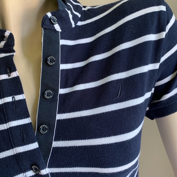 🦋✨ 2/15$ TOPS ✨🦋
Nautica striped polo top - Picture 3 of 4